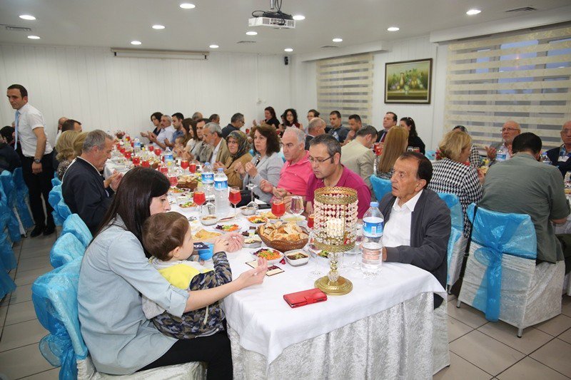 Polis Eşleri Derneğinden Emeklilere İftar