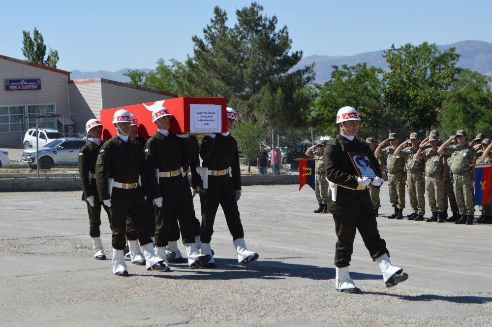 Şehit Korucunun Naaşı Gözyaşları İçerisinde Defnedildi