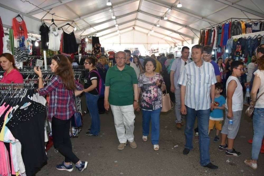 Başkan Albayrak Festival Alanındaki Stantları İnceledi