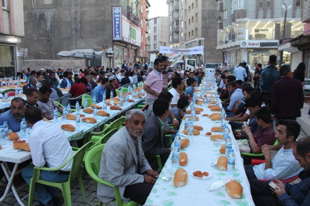 Vedaş, Yüksekova’da İftarı Verdi