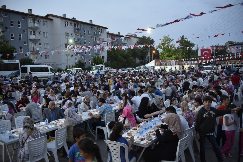 Protokol Yunusemrelilerle İftarda Buluştu