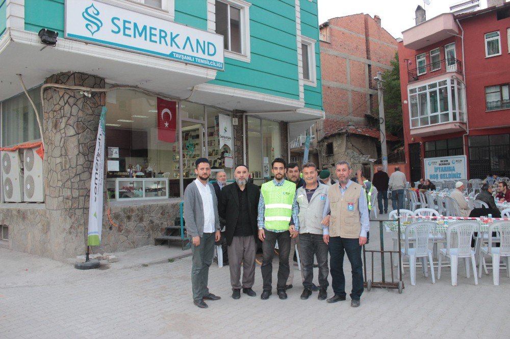 Beşir Derneğinden Sokak İftarı