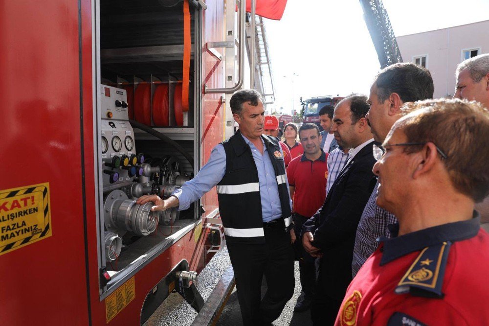 Şanlıurfa Büyükşehir Belediyesi 4 Adet Yeni İtfaiye Aracı Aldı