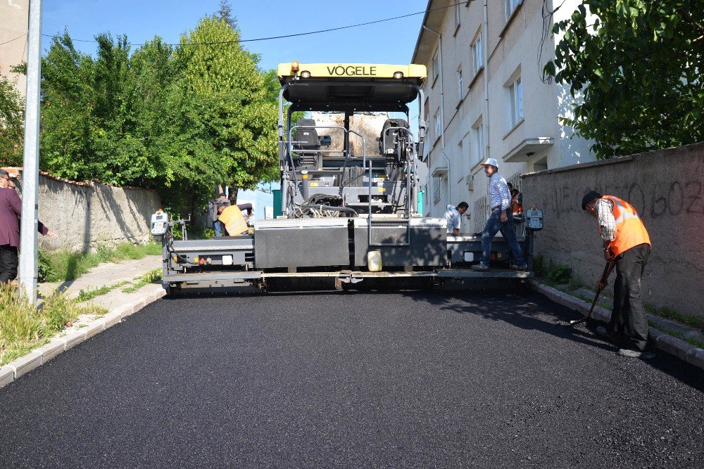 Asfalt Yenileme Çalışmaları Hız Kazandı