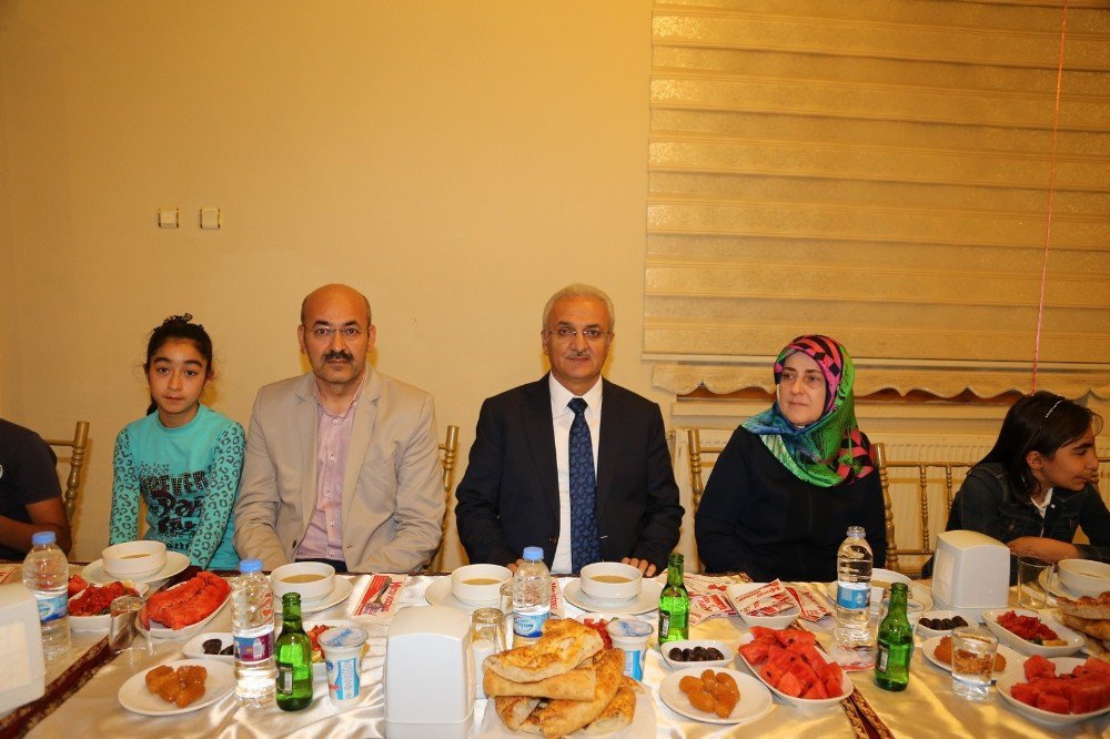Erzincan Belediyesinden Kardeşlik İftarı