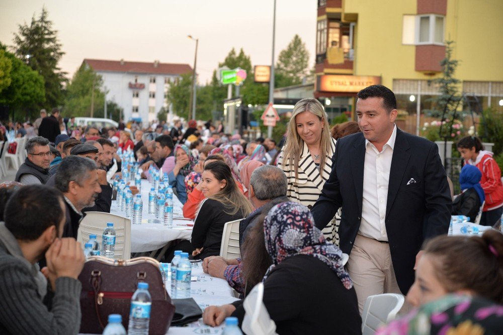 Bozüyük Belediyesi Yetimler Günü İftarı Yoğun Bir Katılımla Gerçekleştirildi