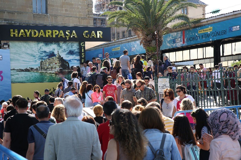 Haydarpaşa’da Kitaplara Yolculuk Sona Erdi