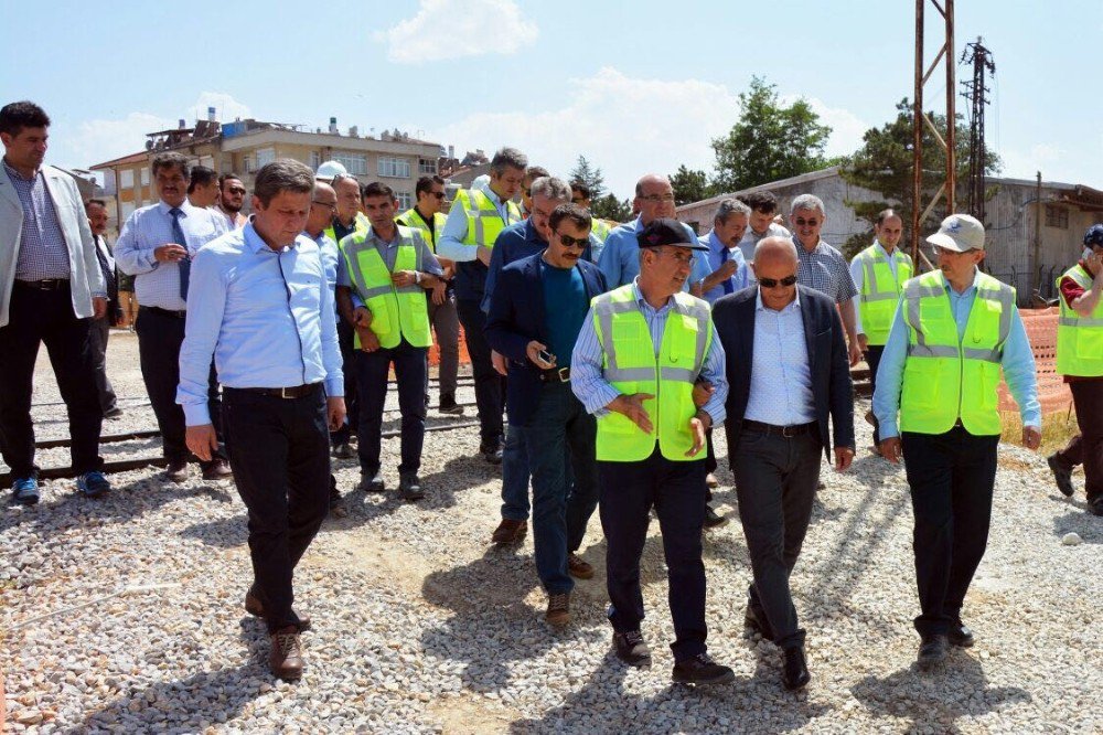 Karaman’da Larende Alt Geçidinde Çalışmalar Devam Ediyor