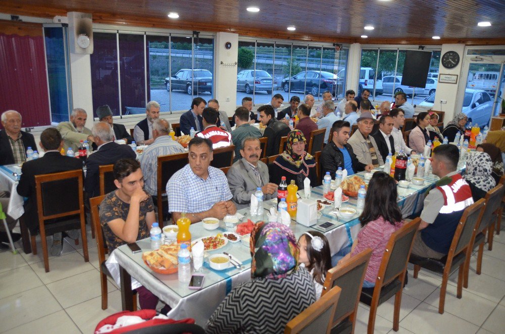 Kargı Kaymakamlığı Şehit Aileleri Ve Gazilere İftar Verdi