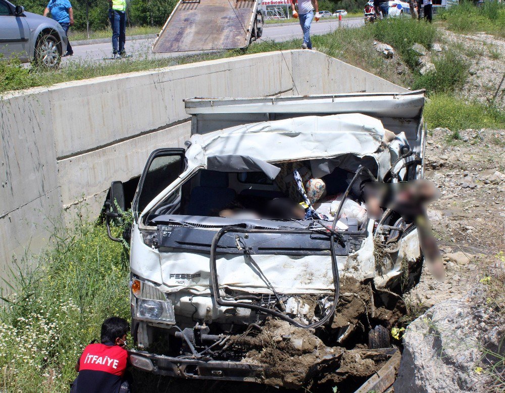 Çorum’da Trafik Kazası: 2 Ölü