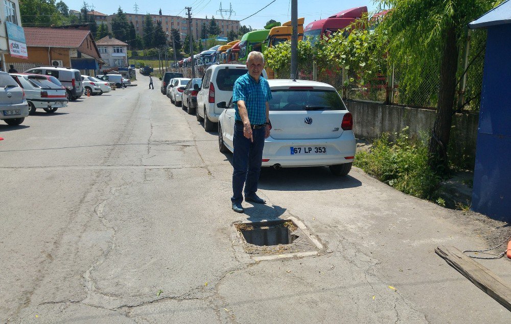 Kışla Mahallesi Sakinleri Kanalın Kapağının Onarılmasını İstedi