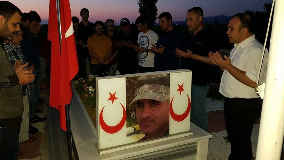 Sahur Yapıp, Şehit Mezarlarına Ziyaret Ettiler