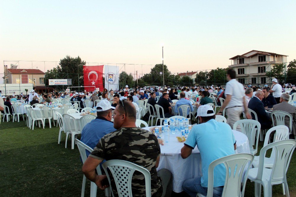 Marmaraereğlisi’nde Görkemli İftar Organizasyonu