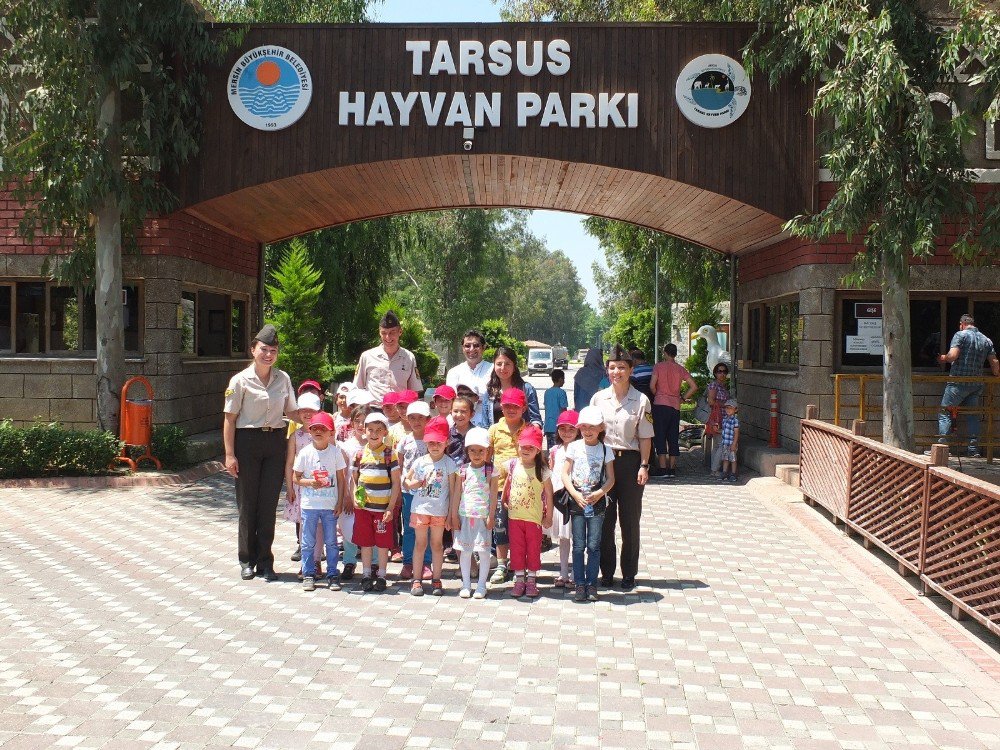 Jandarma, Yayla Çocuklarına Tarsus’u Gezdirdi