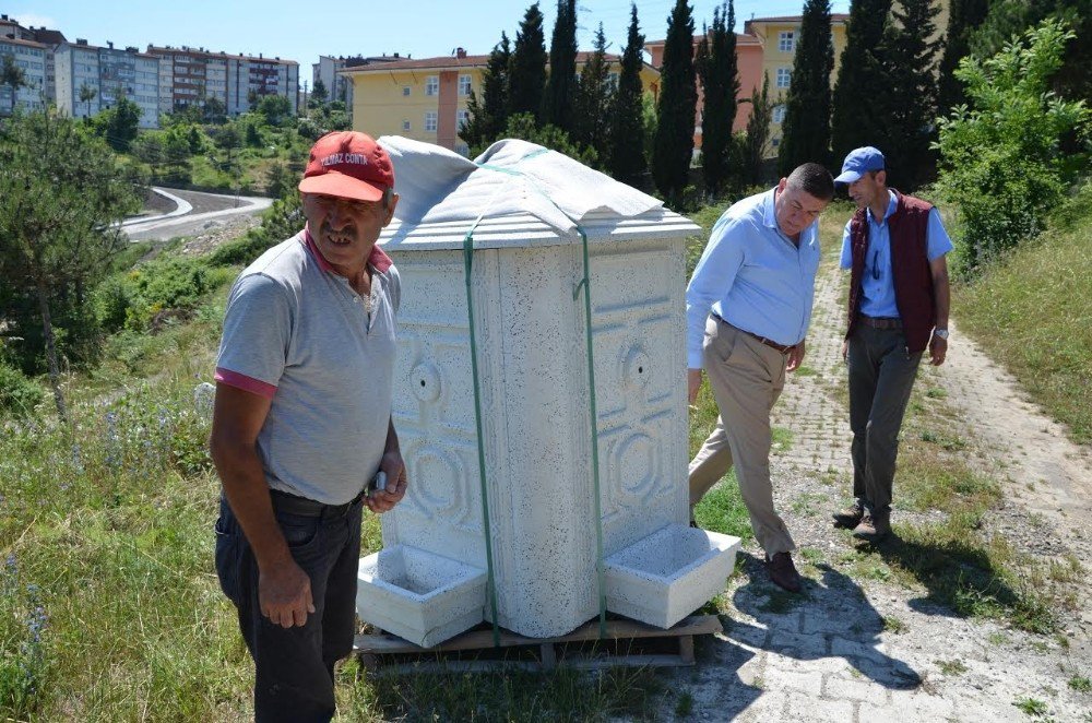 Mezarlıklar Bayram Ziyaretlerine Hazırlanıyor