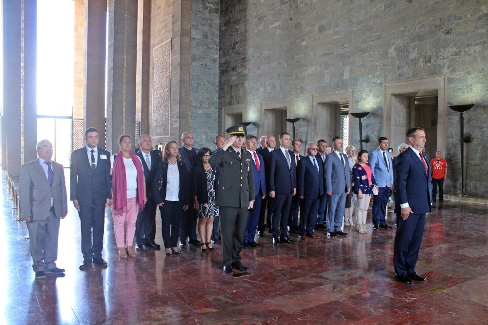 Başkan Gençer Anıtkabir’i Ziyaret Etti