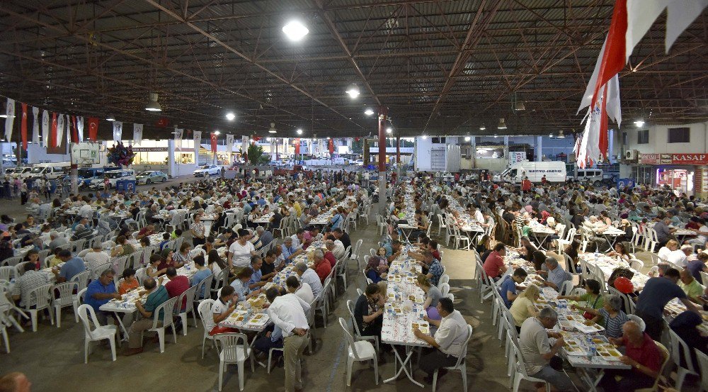 Güzeloba Mahallesine İftar Sofrası