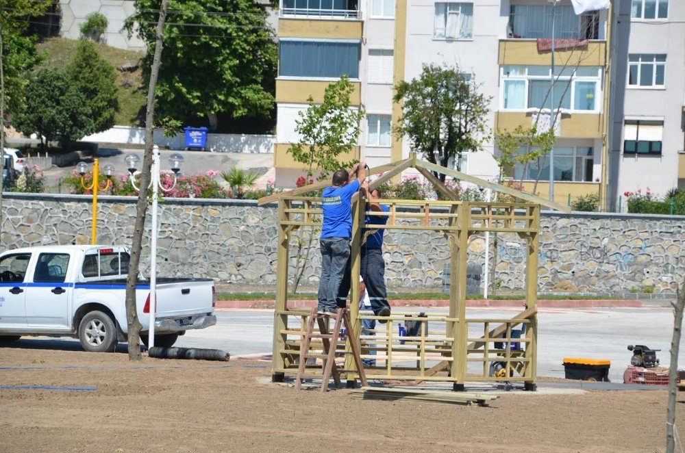 Sahil Aile Parkta Çalışmalar Sürüyor