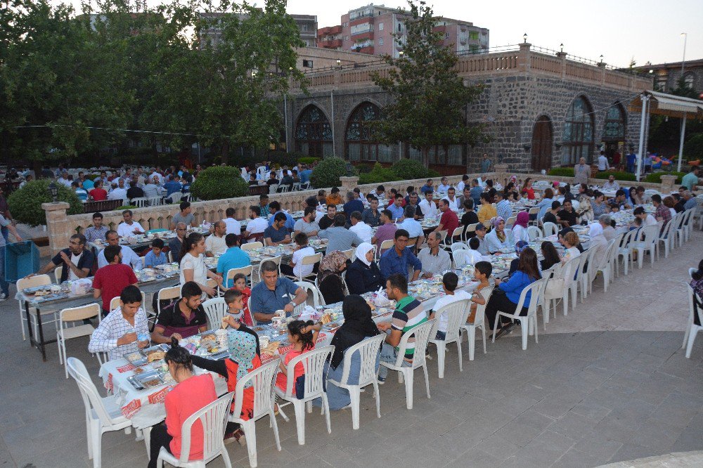 Başkan Yılmaz Belediye Çalışanlarıyla İftarda Bir Araya Geldi