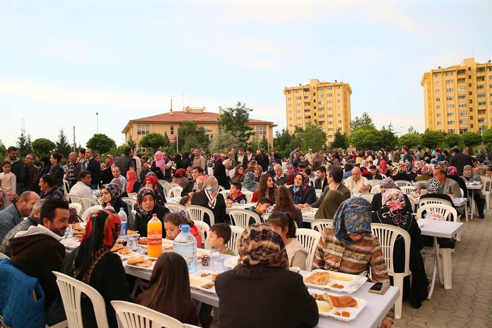 Akkent Mahallesinde İftar