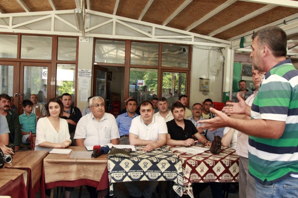 Baraj İstemeyen Köylü Bilgilendirme Heyetini Dinlemedi