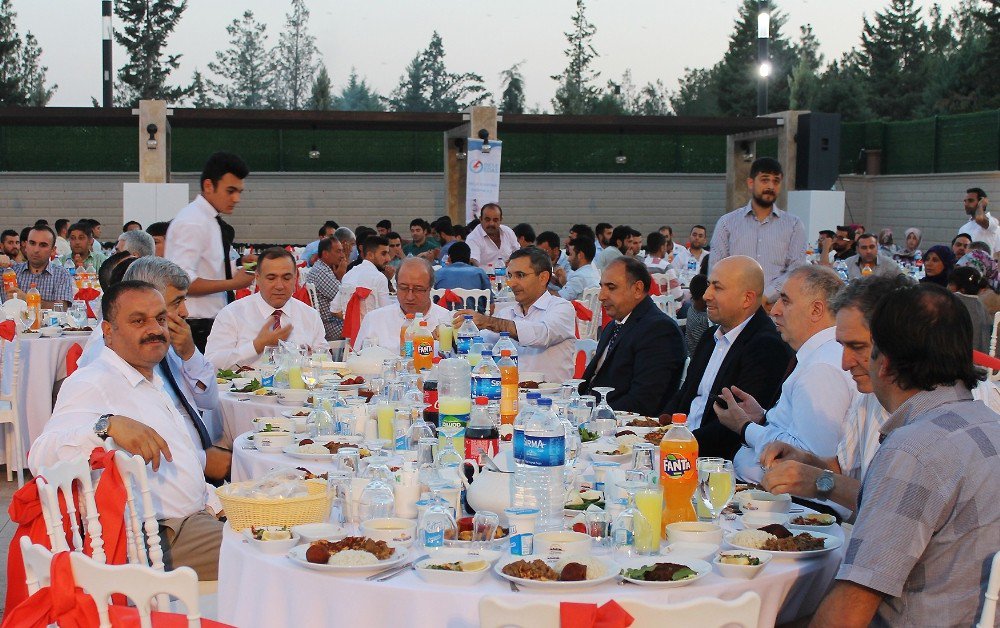 Dicle Elektrik Çalışanları İftarda Buluştu