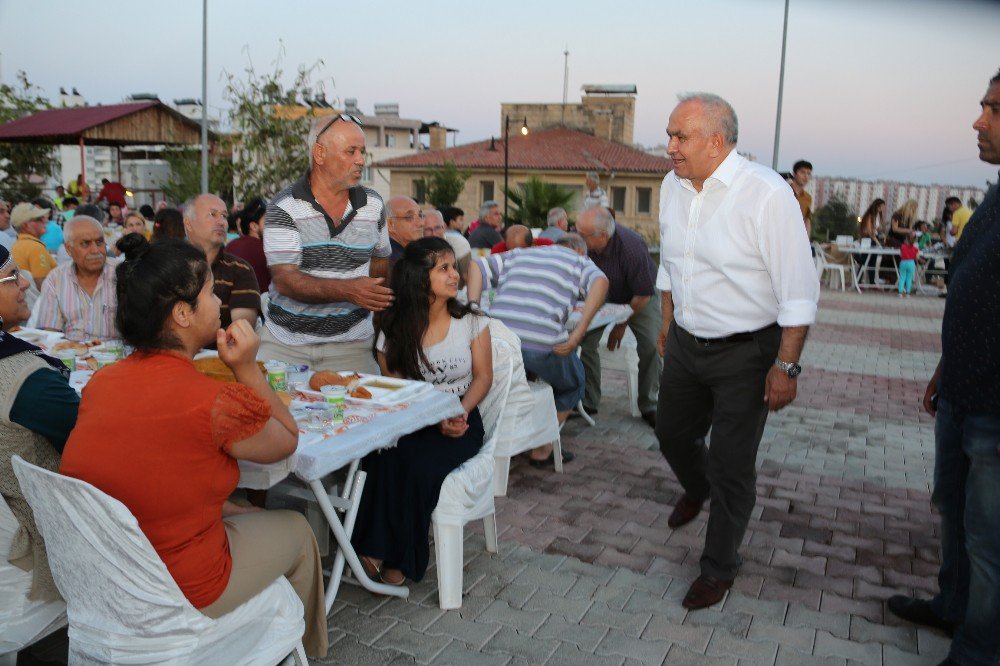 Erdemli Belediyesi, Vatandaşları Limonlu’da İftarda Buluşturdu