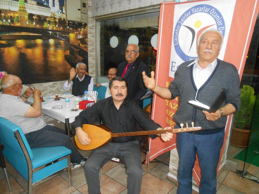 Eşyoder ’Babalar Günü’nü Şiirler Okuyup Türküler Söyleyerek Kutladı