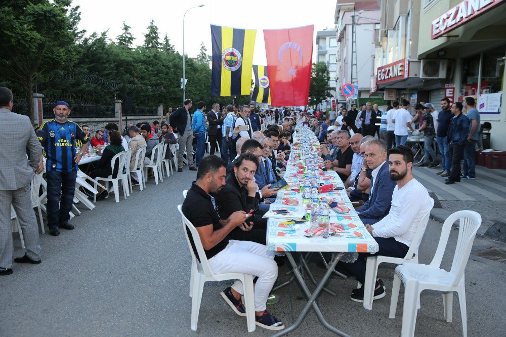 Çekmeköy’de Sarı Lacivert İftar