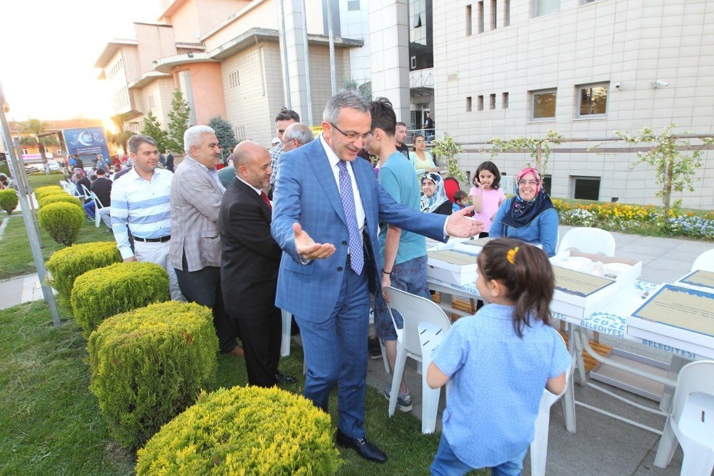 Güzeller Ve Arapçeşme Birlikte İftar Yaptı