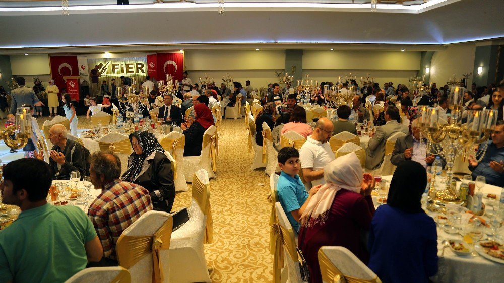 Kayseri Valiliği’nden Şehit Aileleri Ve Yakınlarına İftar Yemeği