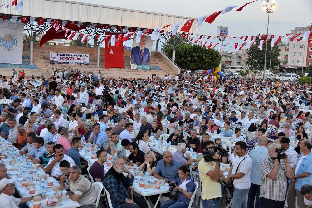 Kocamaz: "Bu Günlerde Her Zamankinden Daha Fazla Birbirimize Kenetlenmeliyiz"