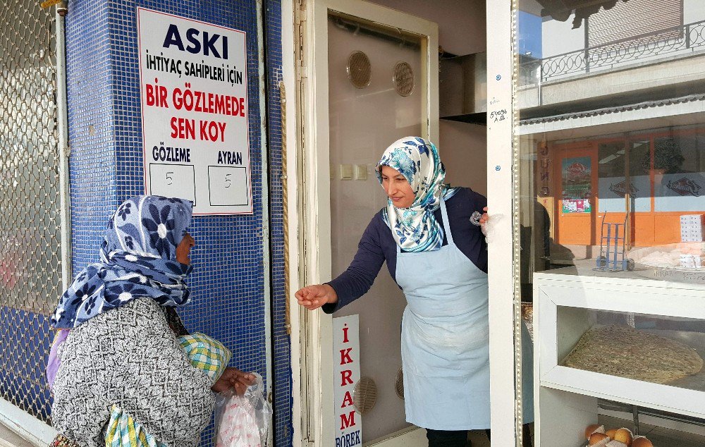 Bu Askıda Börek, Baklava Ve Gözleme Bedava