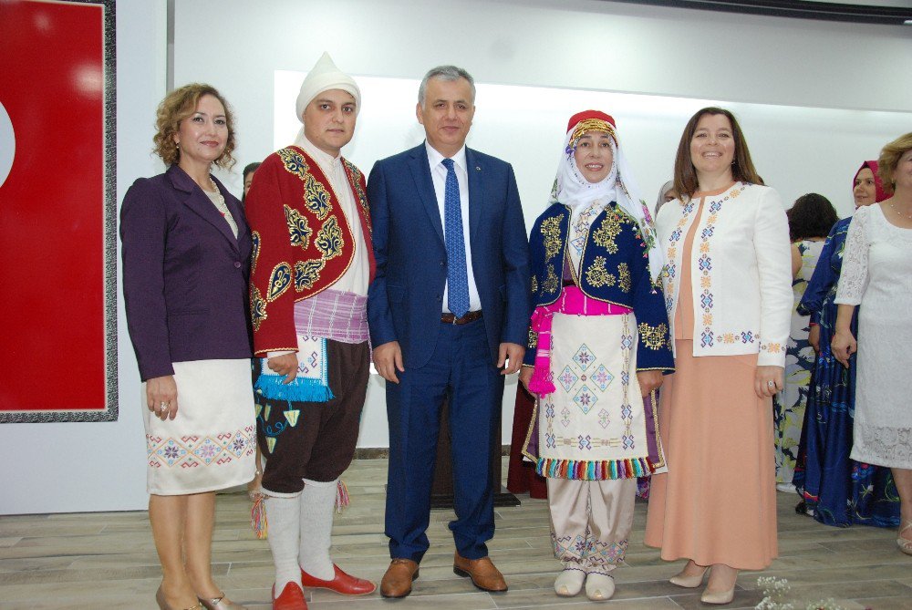 Silifkeli Kadınlar, Parça Kumaşlardan Yaptıkları Giysilerle Podyuma Çıktılar