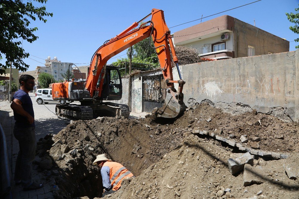 Cizre Genelinde İçme Suyu Şebeke Hattı Döşeme Çalışmaları Başlatıldı