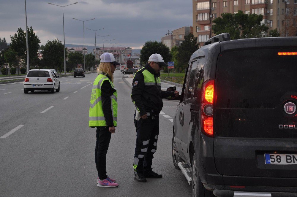 Sivas’ta Emniyet Kemeri Takmayan Sürücülere Ceza Yağdı