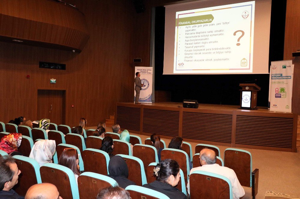 Öğretmenlere ’Bütçemi Yönetebiliyorum’ Semineri Verildi