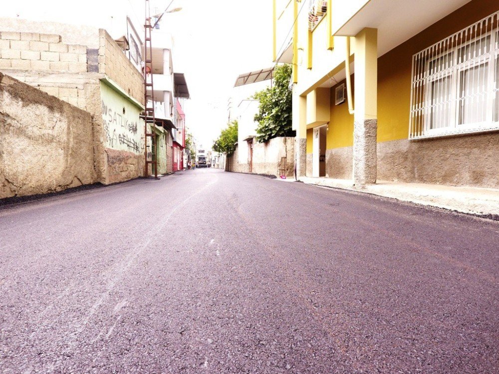 Yüreğir’de Yol Çalışmaları Devam Ediyor