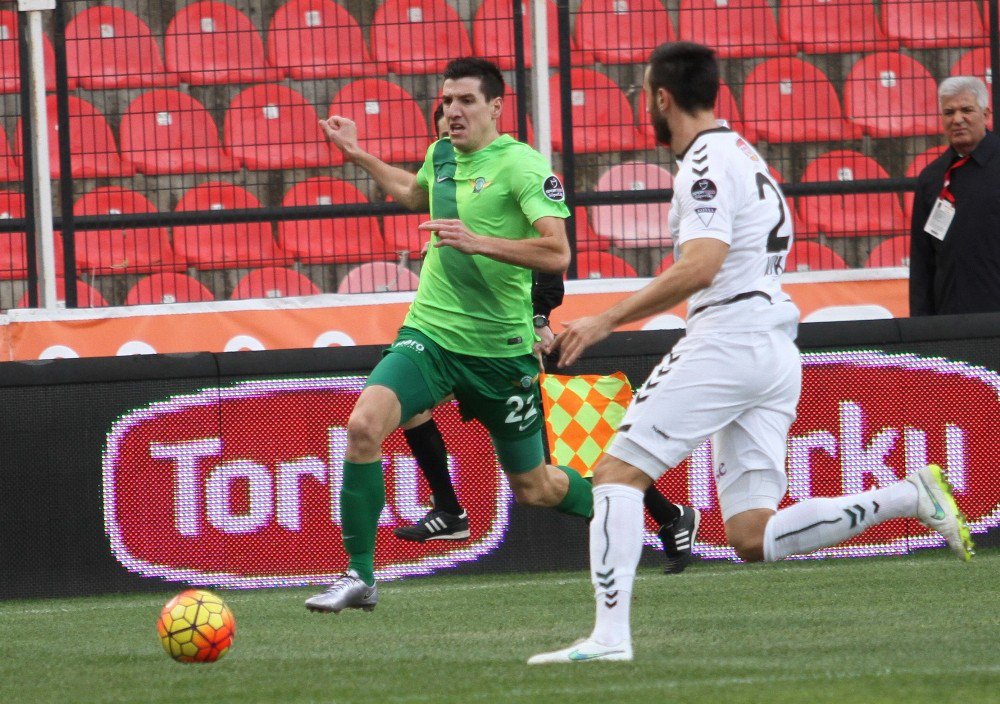 Akhisar Belediyespor’da 3 Yolcu Daha Var