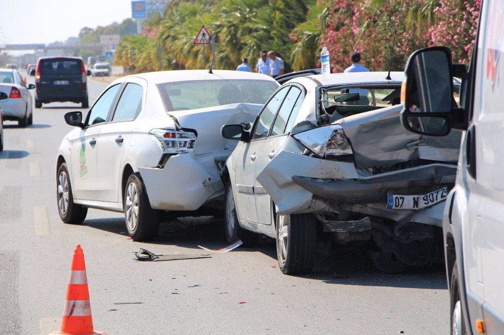 Alanya’da Zincirleme Kaza