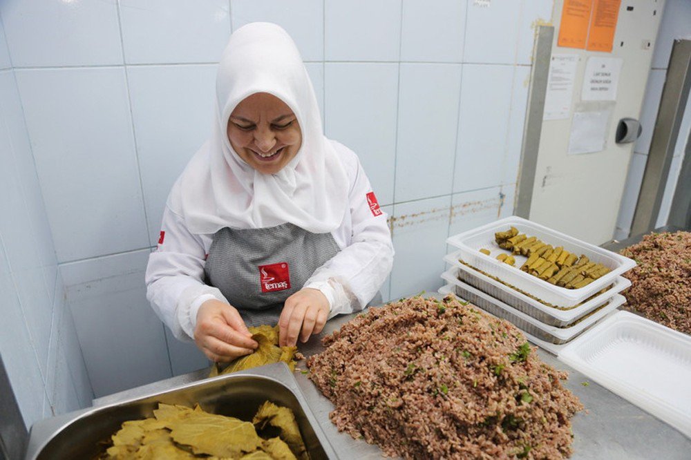 Belediyeden Yaşlı Ve Engellilere Sıcak Yemek