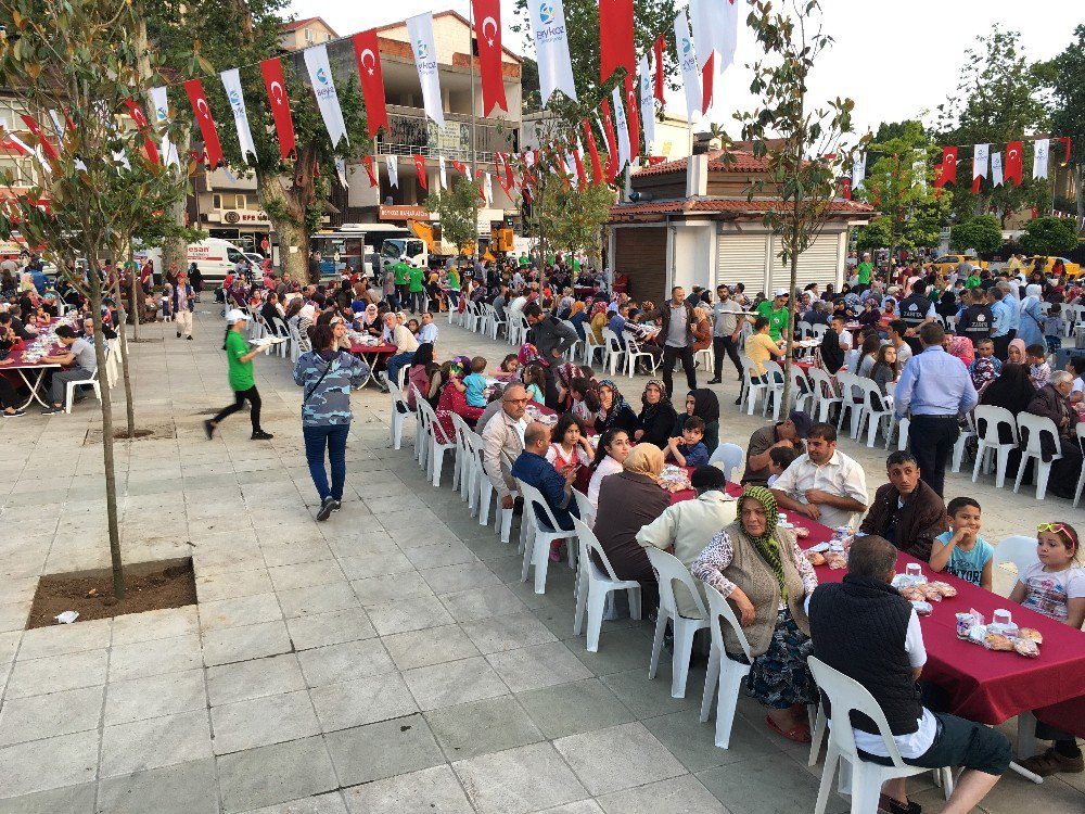 Beykoz’da Sokak İftarları Bereketi Sürüyor