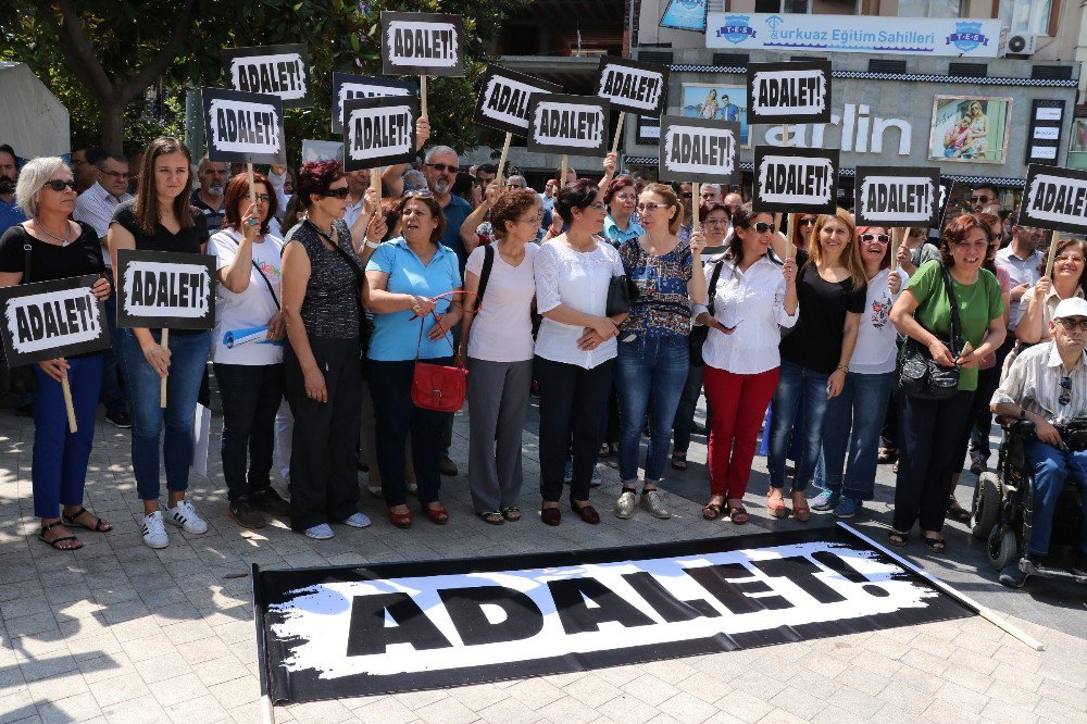 Chp Manisa’da ’Enis Berberoğlu’ Eylemi