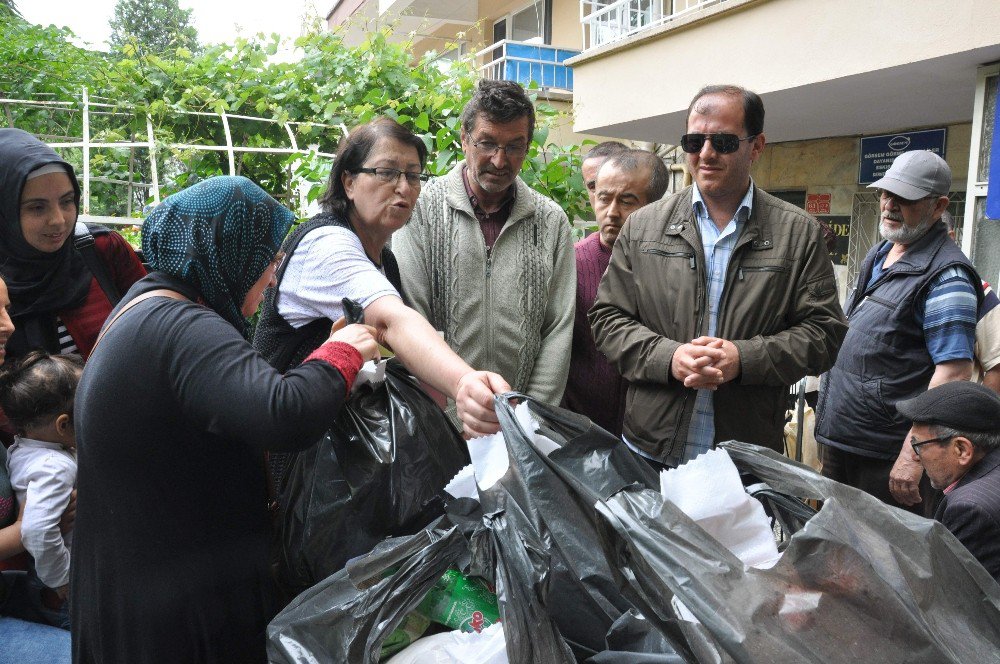 Görme Engellilerden İhtiyaç Sahiplerine Ramazan Yardımı