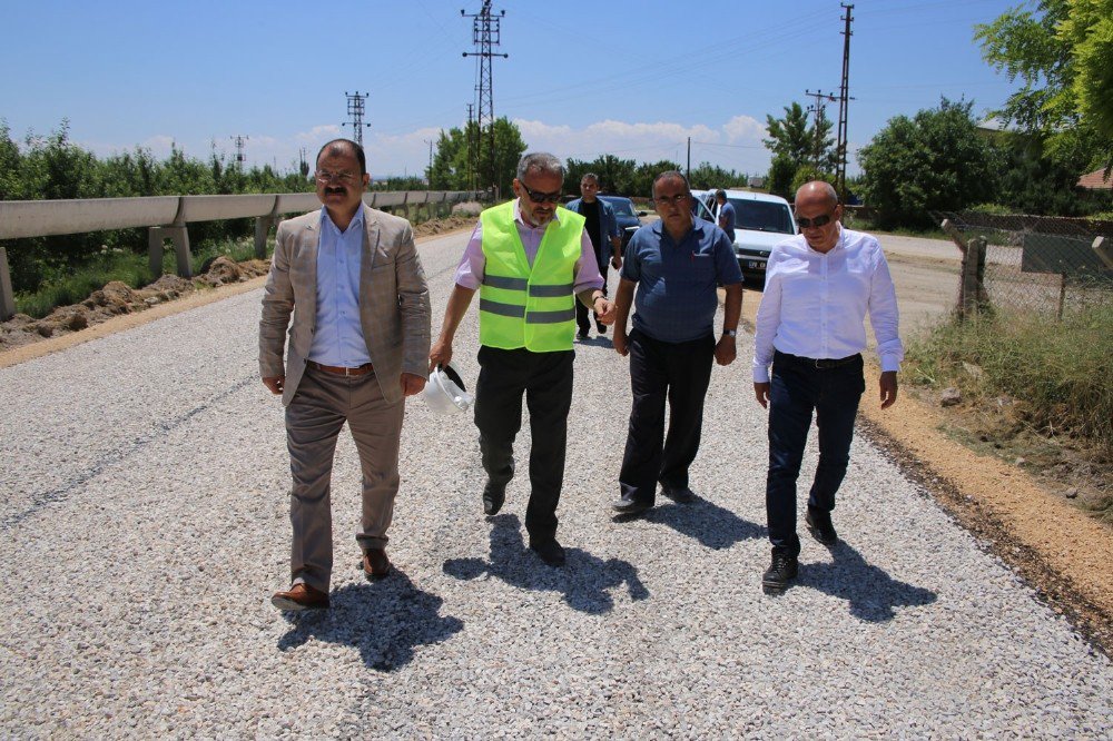 Karaman Belediyesi Bahçe Yollarını Da Asfaltlıyor