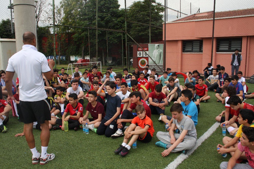 Kato Dağı Eteklerinden Gelen Öğrenciler Futbol Elemeleri İçin Kıyasıya Mücadele Etti