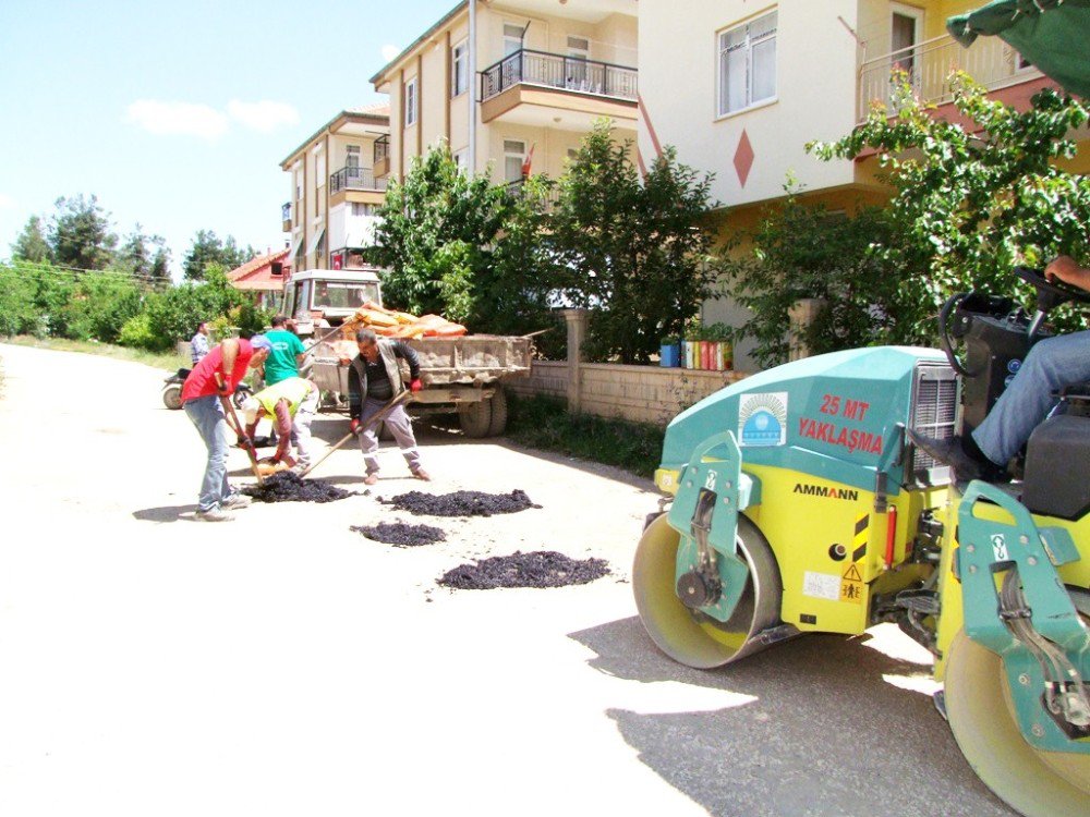 Korkuteli Belediyesi, Yol Çalışmalarına Devam Ediyor