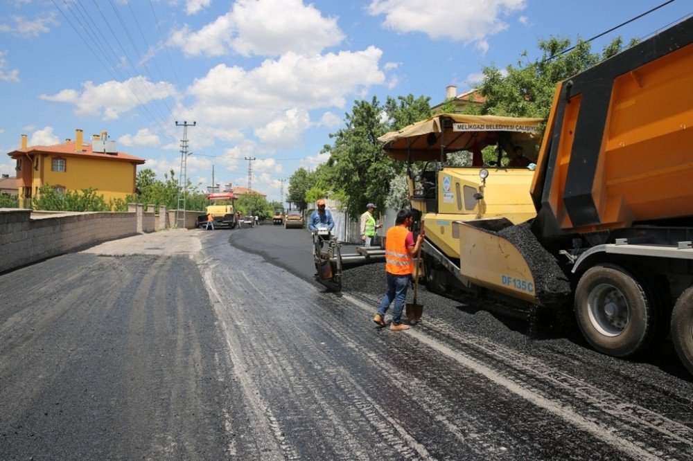 Becen Mahallesi’nde 3 Cadde Ve 15 Sokağın Yolları 24 Bin Ton Asfaltla Yenilenecek