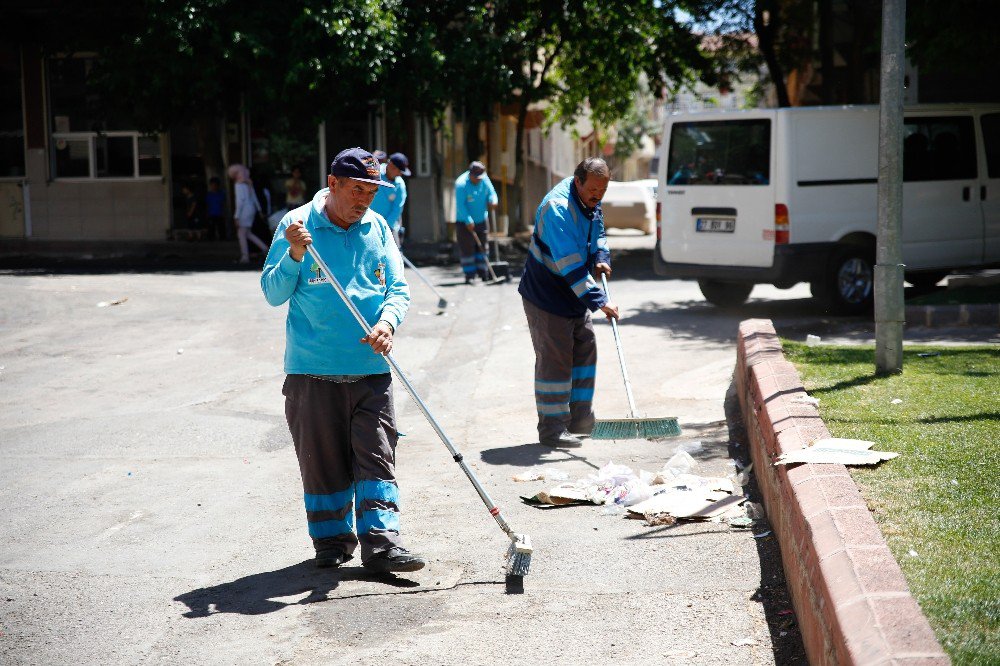 Şehitkamil’in Hızır Ekibi Bayram Temizliğine Başladı