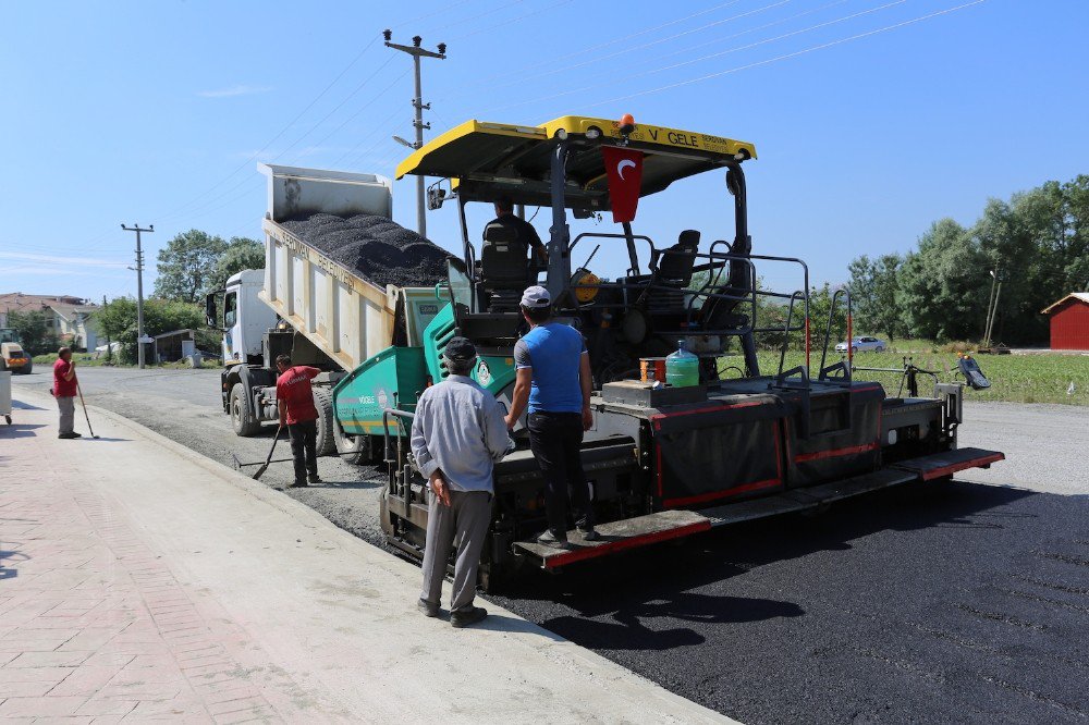 Serdivan’da Bayram Öncesi Asfalt Mesaisi